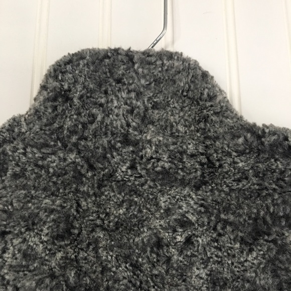 hinge grey faux fur coat SIZE SMALL - Picture 5 of 13